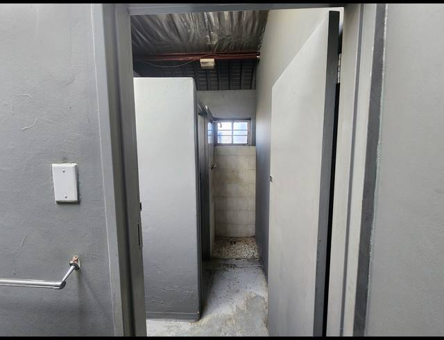 172M² WAREHOUSE TO LET IN WADEVILLE